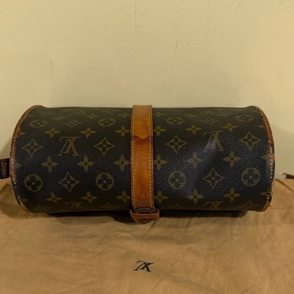 Authentic Louis Vuitton Monogram Marne Louis Vuitton handbag (Model No. M51369)